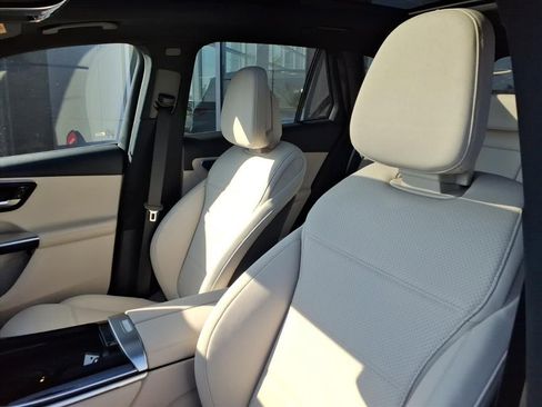 Used 2026 Mercedes-Benz GLC 300 4MATIC image 13