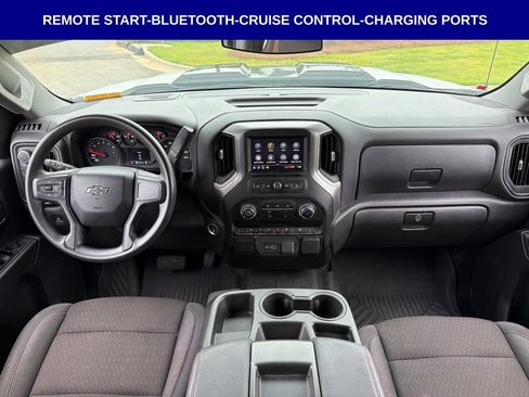 Used 2025 Chevrolet Silverado 1500 Custom Trail Boss w/ Turbomax Blackout Package AWD/4WD image 11