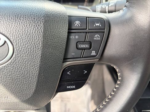 Used 2025 Toyota Camry SE FWD image 15