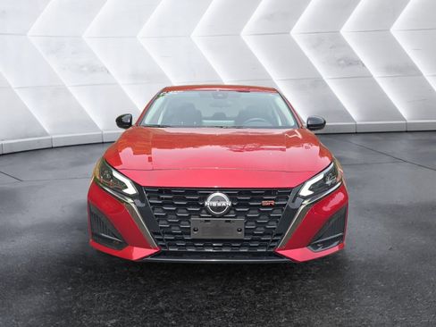 Used 2023 Nissan Altima 2.5 SR w/ SR Premium Package FWD image 8