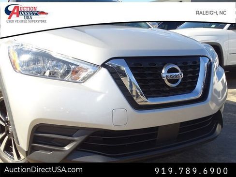 Used 2020 Nissan Kicks SV image 39