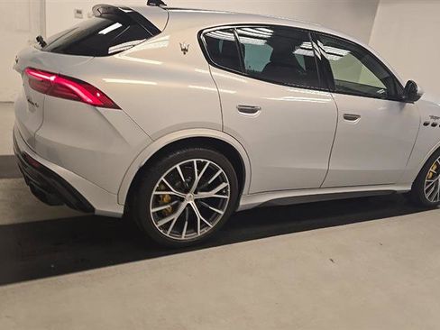 Used 2023 Maserati Grecale Trofeo image 4