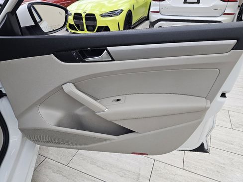 Used 2021 Volkswagen Passat 2.0T SE image 40