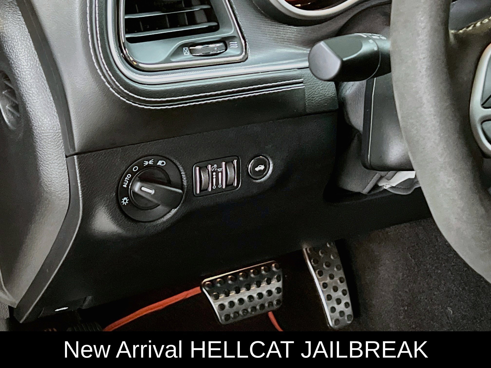 Used 2023 Dodge Challenger SRT Hellcat RWD image 11