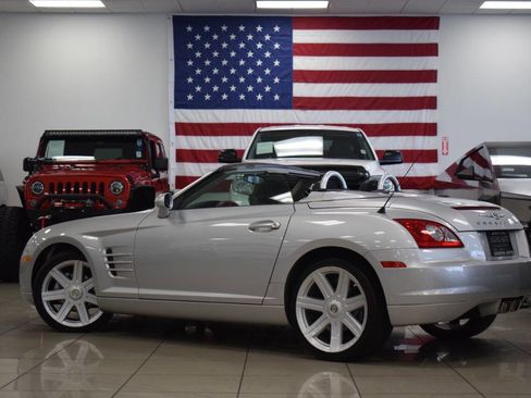Used 2008 Chrysler Crossfire Limited image 17