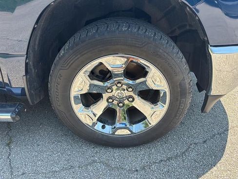 Used 2019 RAM 1500 Big Horn AWD/4WD image 11