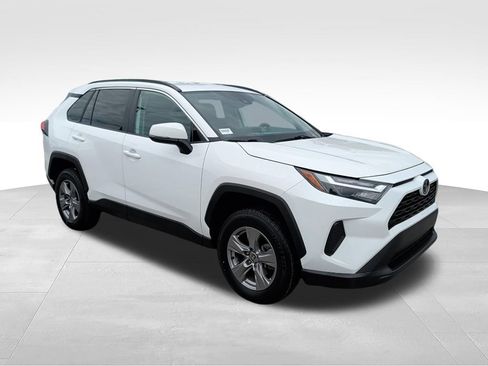 Used 2024 Toyota RAV4 XLE FWD image 3