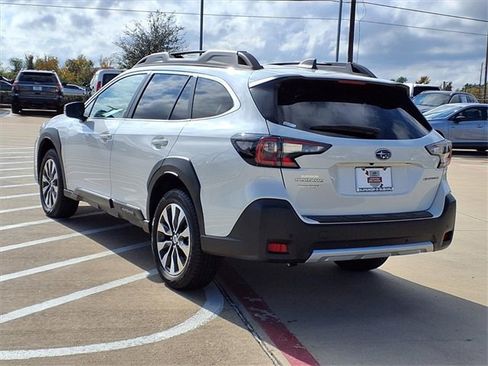 Certified 2025 Subaru Outback Limited image 3