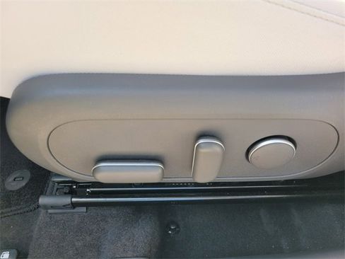 Used 2025 Hyundai Kona SEL image 4