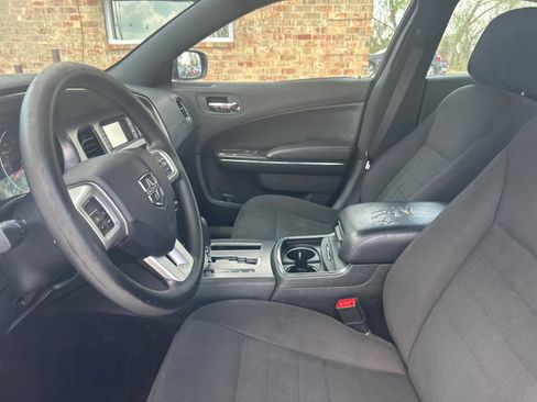 Used 2014 Dodge Charger SE RWD image 17