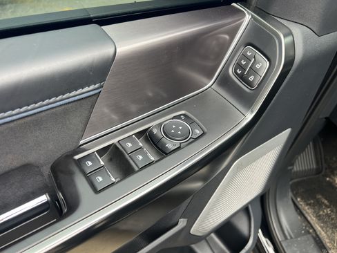 Used 2024 Ford F150 Platinum AWD/4WD image 15