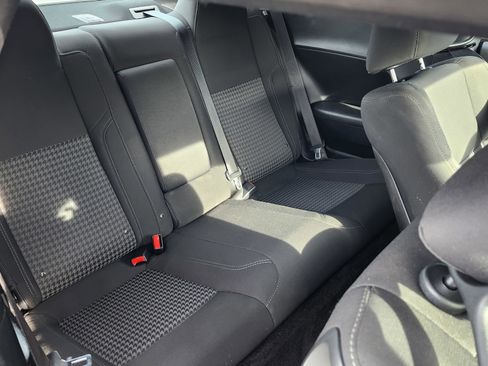 Used 2018 Dodge Challenger SXT image 19