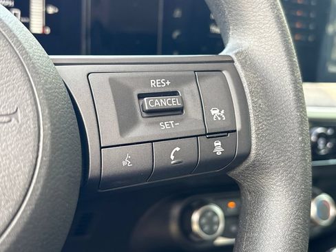 Used 2025 Nissan Kicks SV FWD image 11