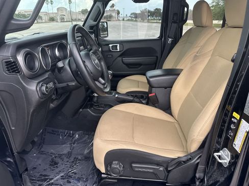 Certified 2022 Jeep Wrangler Unlimited Sport AWD/4WD image 18
