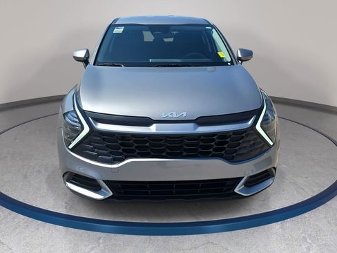 Used 2025 Kia Sportage LX image 2