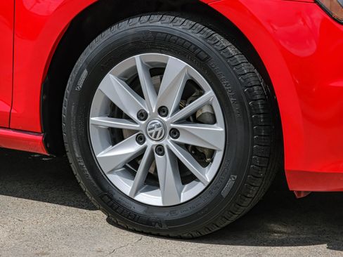 Used 2015 Volkswagen Golf SE image 47