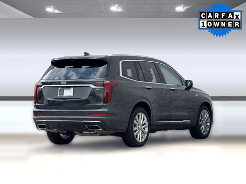 Used 2022 Cadillac XT6 Premium Luxury w/ Technology Package FWD image 9