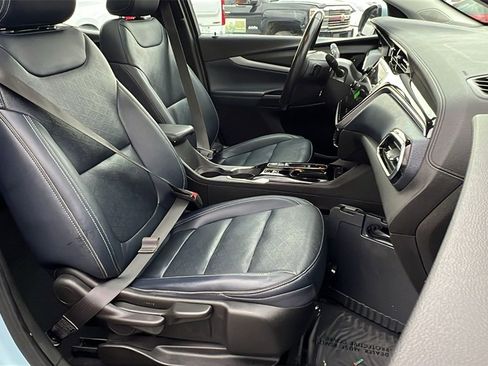 Used 2022 Chevrolet Bolt EUV Premier w/ Sun & Sound Package image 13