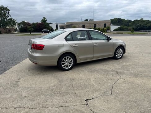 Used 2013 Volkswagen Jetta SE FWD image 10