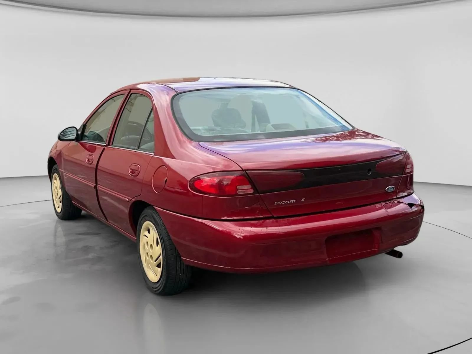 Used 2002 Ford Escort Sedan FWD image 3