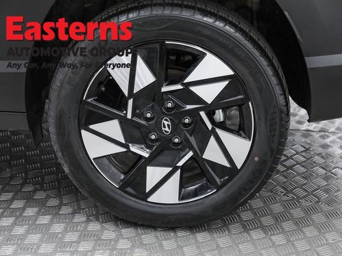 Used 2024 Hyundai Kona SEL image 33