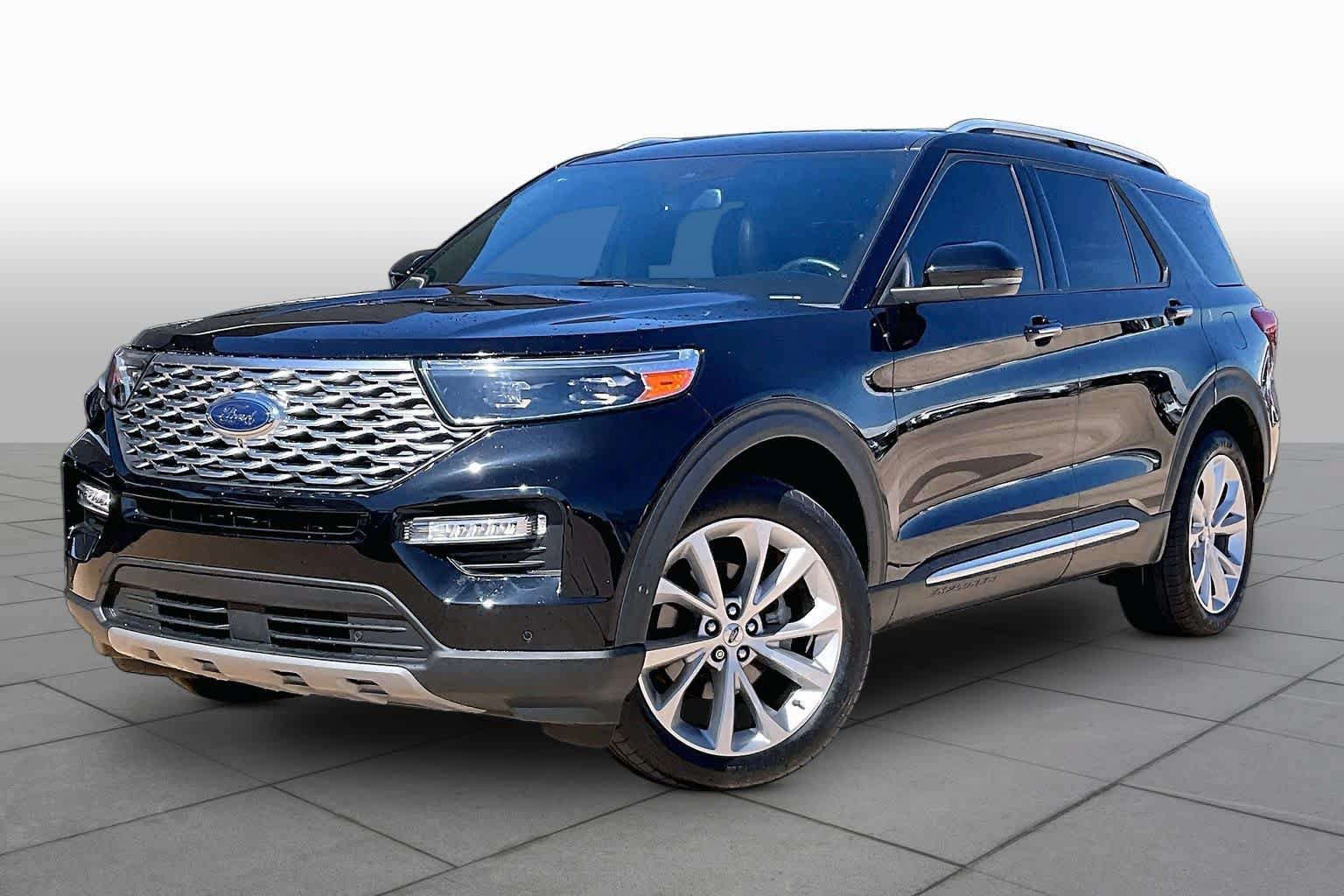 Used 2023 Ford Explorer Platinum w/ Technology Package AWD/4WD image 2