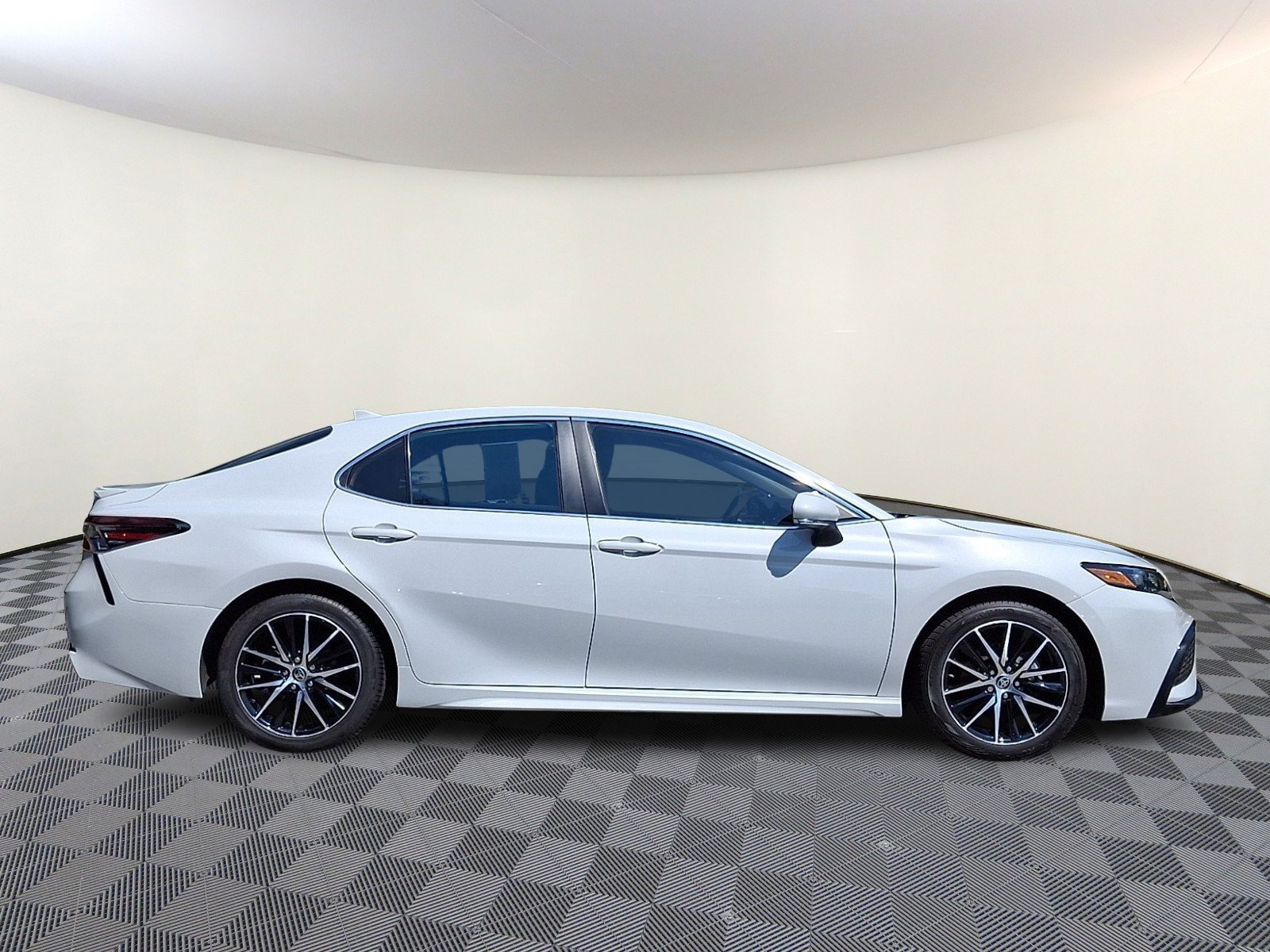 Used 2022 Toyota Camry SE AWD/4WD image 7