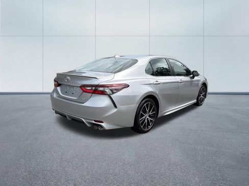 Used 2024 Toyota Camry SE FWD image 5