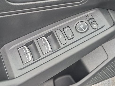 Used 2025 Honda Accord LX image 13