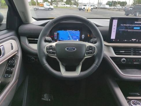 Certified 2025 Ford Explorer Active w/ Active Comfort Package RWD image 18