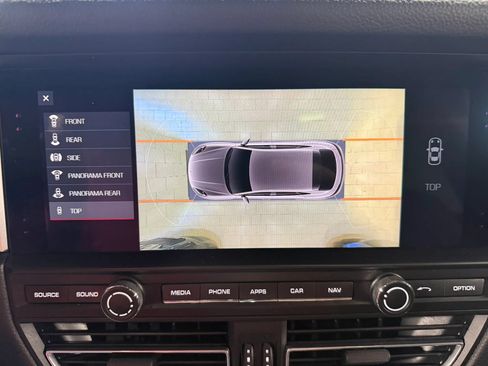 Used 2021 Porsche Macan AWD/4WD image 22