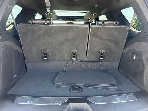 Used 2024 Cadillac Escalade Premium Luxury image 25