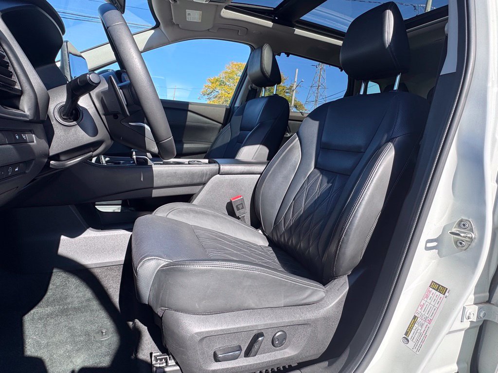 Used 2023 Nissan Rogue Platinum w/ Platinum Premium Package AWD/4WD image 14