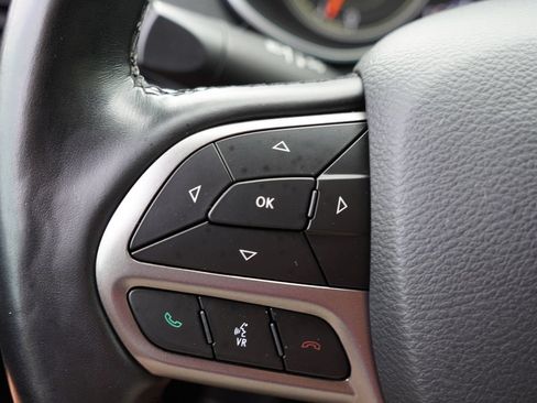 Used 2021 Jeep Cherokee Limited AWD/4WD image 35