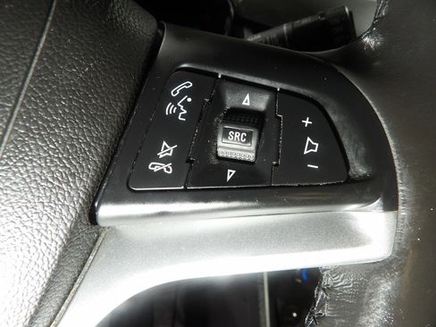 Used 2019 Chevrolet Trax LT w/ LT Convenience Package AWD/4WD image 13