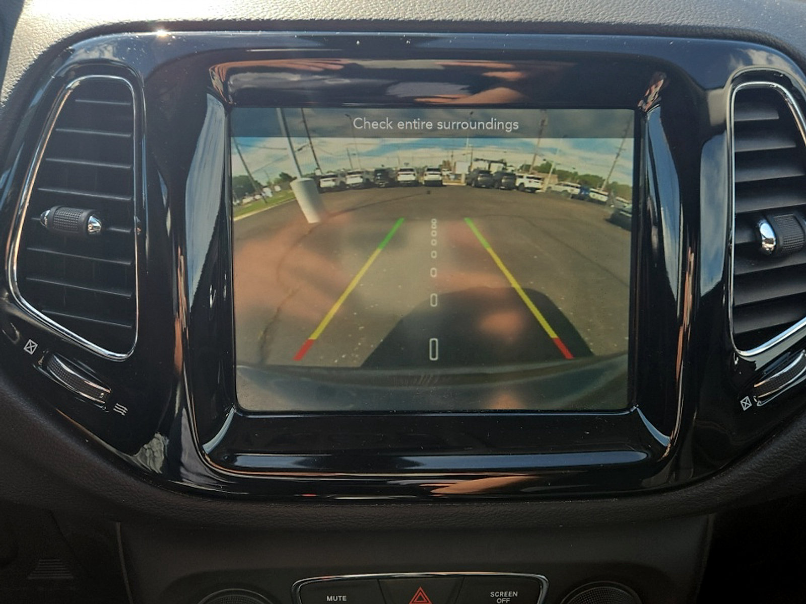 Used 2019 Jeep Compass Limited FWD image 18