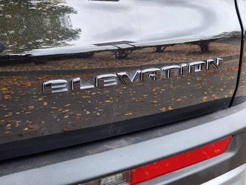 Used 2025 GMC Acadia Elevation image 15