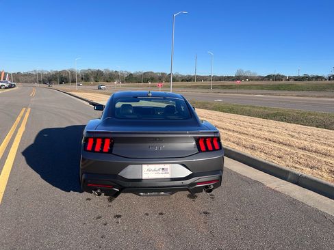 Used 2025 Ford Mustang GT Premium image 7