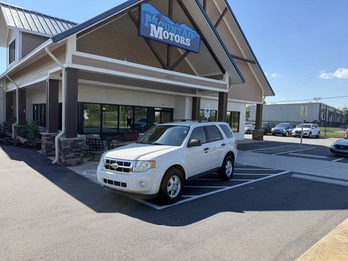 Used 2012 Ford Escape XLT AWD/4WD image 1