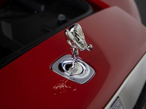 Used 2017 Rolls-Royce Dawn image 25