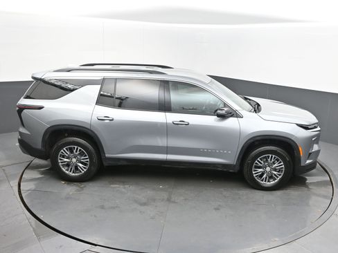 Certified 2025 Chevrolet Traverse LT image 40