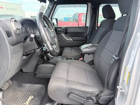Used 2012 Jeep Wrangler Unlimited Sport AWD/4WD image 19