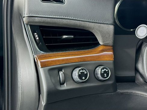 Used 2018 Cadillac Escalade 4WD image 10