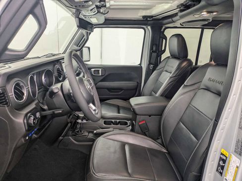 Used 2023 Jeep Wrangler Sahara w/ Cold Weather Group image 19