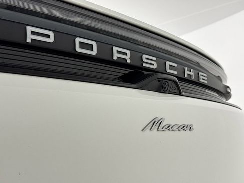 Used 2025 Porsche Macan Electric RWD image 26