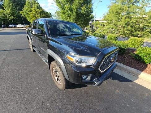 Used 2019 Toyota Tacoma TRD Off-Road AWD/4WD image 8