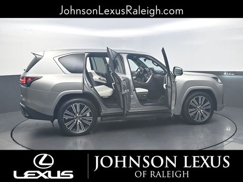 Used 2023 Lexus LX 600 4WD w/ Accessory Package (Z1) image 26