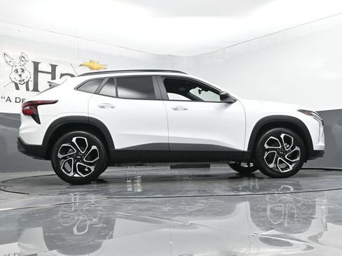 New 2026 Chevrolet Trax RS w/ Sunroof Package FWD image 31