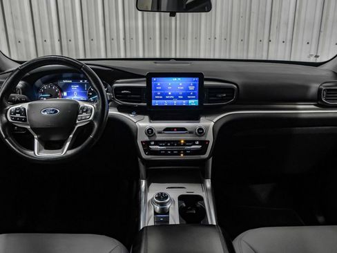 Used 2021 Ford Explorer XLT w/ Equipment Group 202A image 13