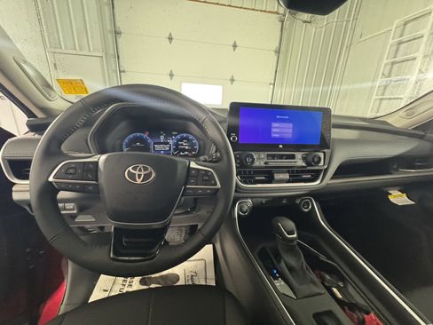 New 2026 Toyota Grand Highlander image 32